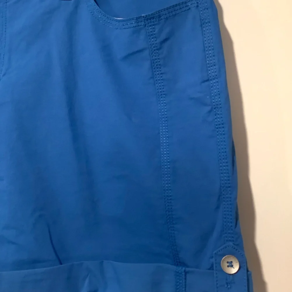 DKNY JEANS size 12 bright blue shorts - Picture 2 of 6